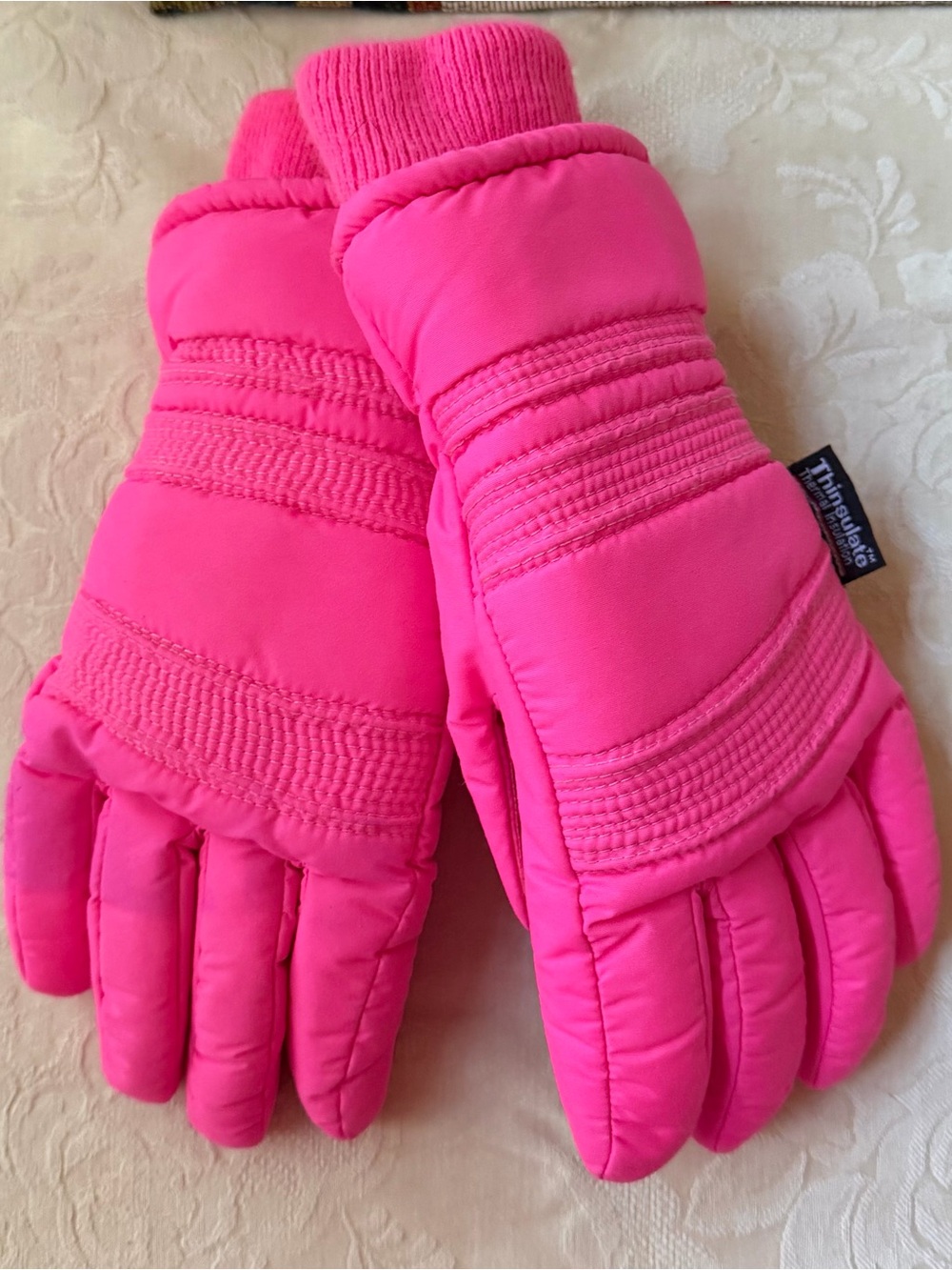3M Thinsulate Pink Quilted Winter Gloves (Skiing ?!)